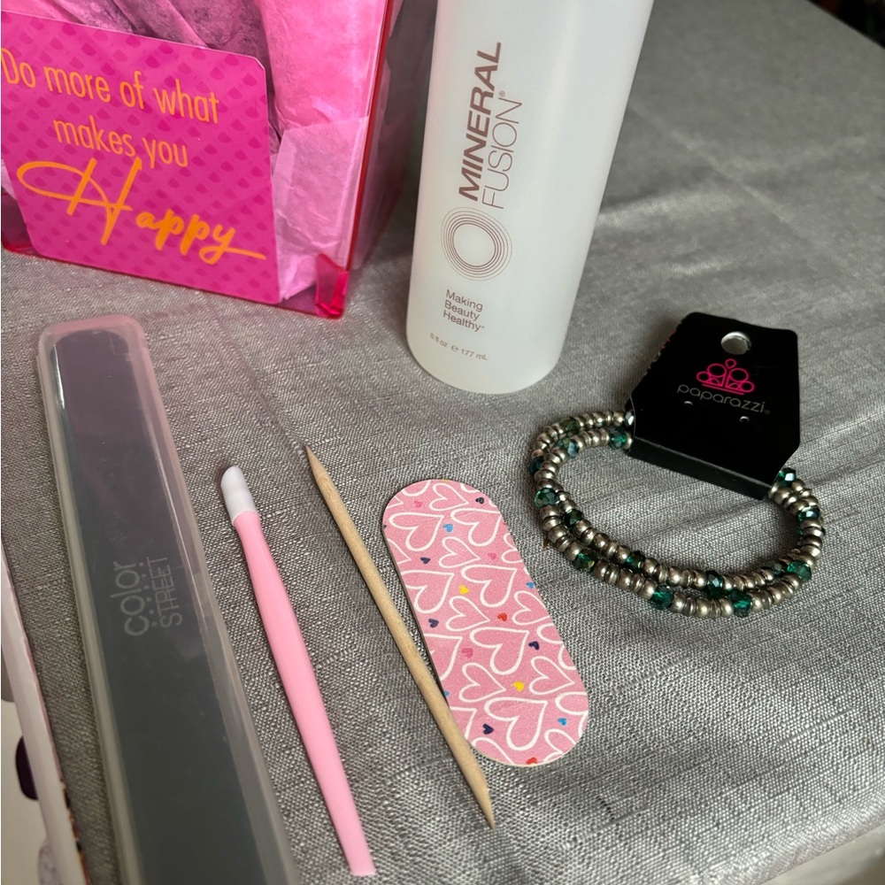 Color street nails gift pack,new candle with cover,vintage charger plates